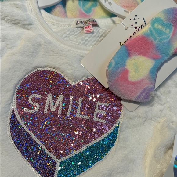 Kids Pajama Set with Heart Design - White and Multicolor size 5/6 - Picture 2 of 6